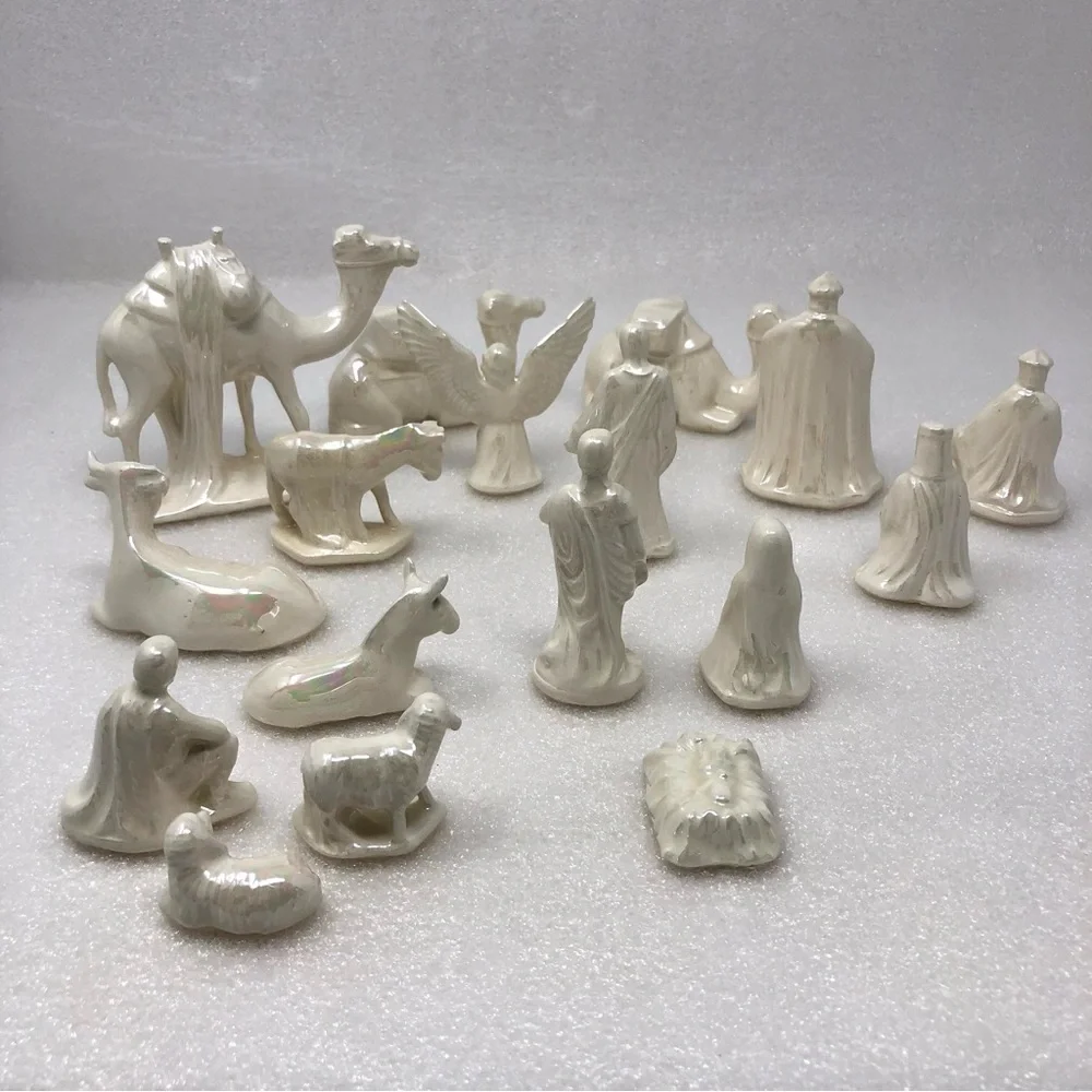 Vintage Nativity Scene Iridescent Figurines Set Of 17 Pieces